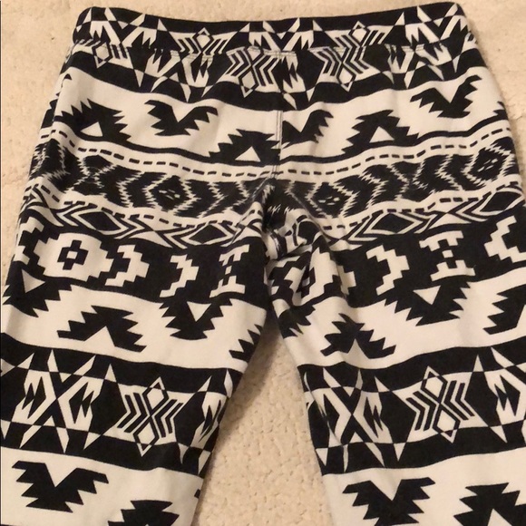 Used express size small leggings - Picture 4 of 4